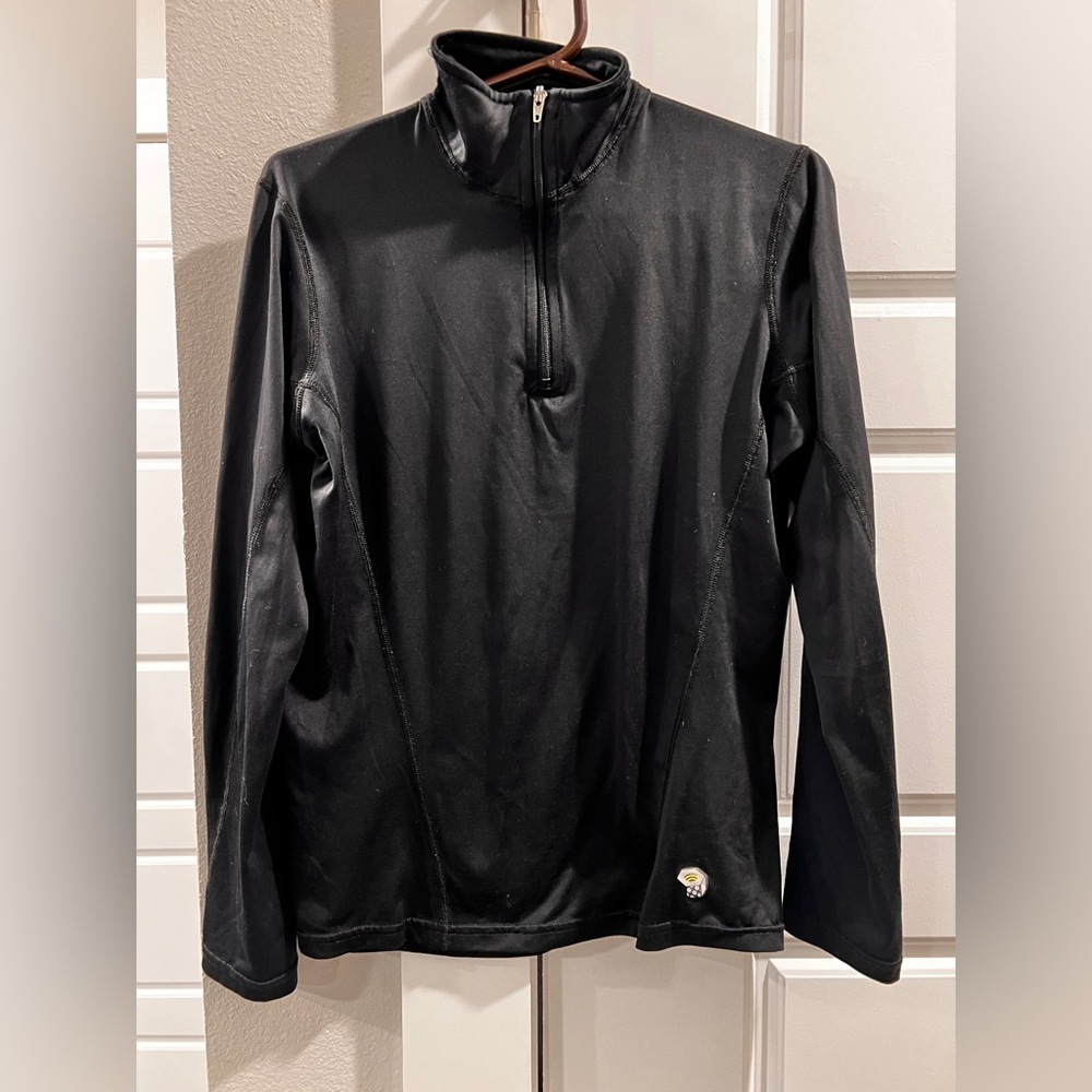 Mountain Hardware moisturee-wicking baselayer.